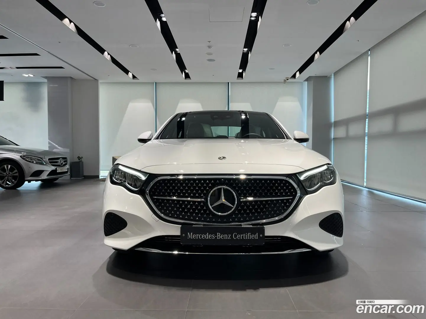Mercedes-Benz E-Class E200 Avantgarde 2024