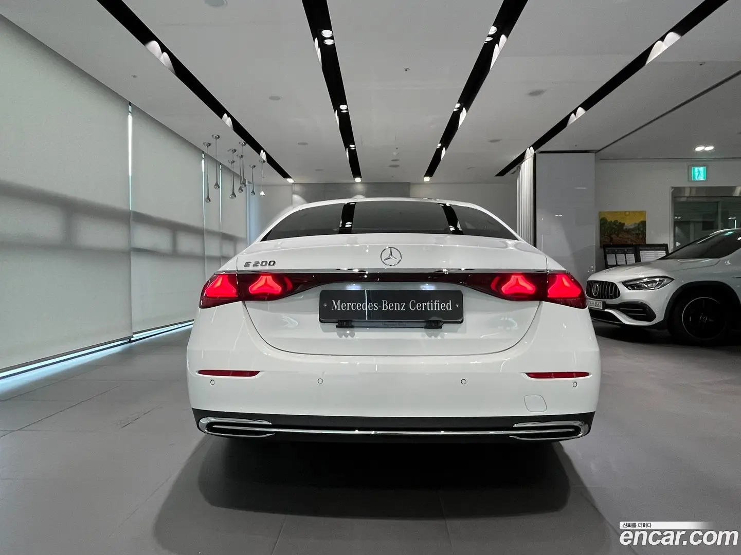 Mercedes-Benz E-Class E200 Avantgarde 2024