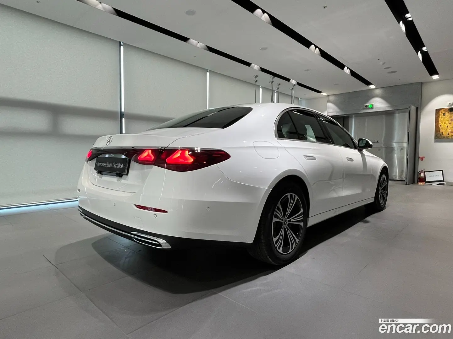 Mercedes-Benz E-Class E200 Avantgarde 2024