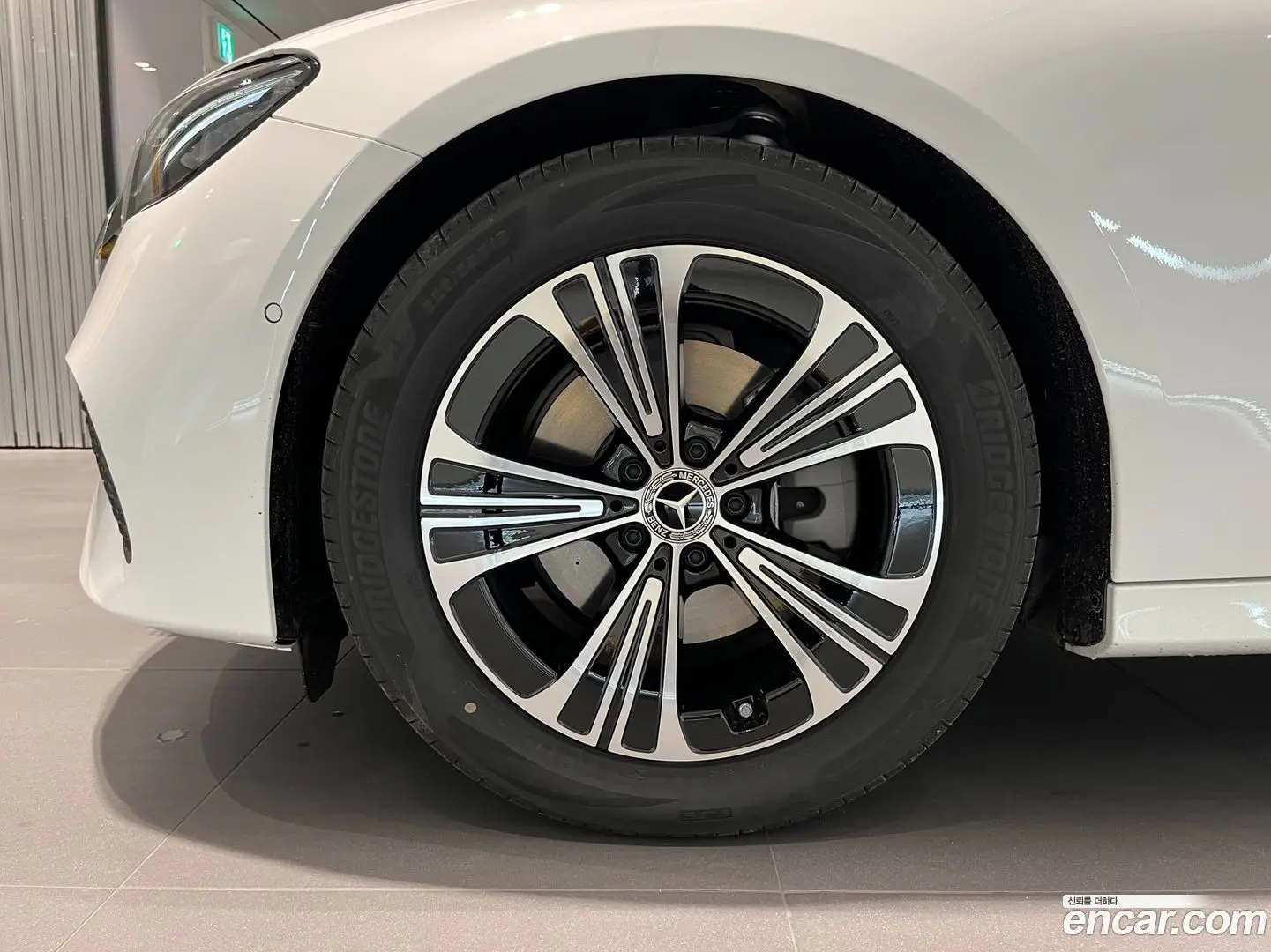 Mercedes-Benz E-Class E200 Avantgarde 2024