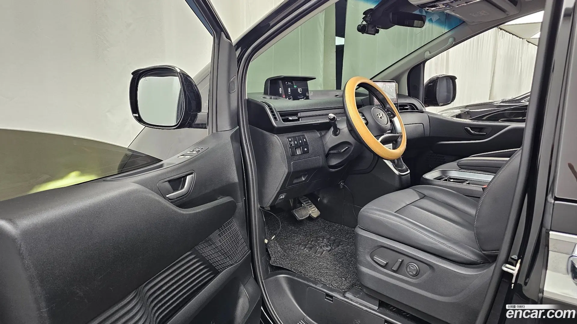 Hyundai Staria Cargo 5-Seater 2022