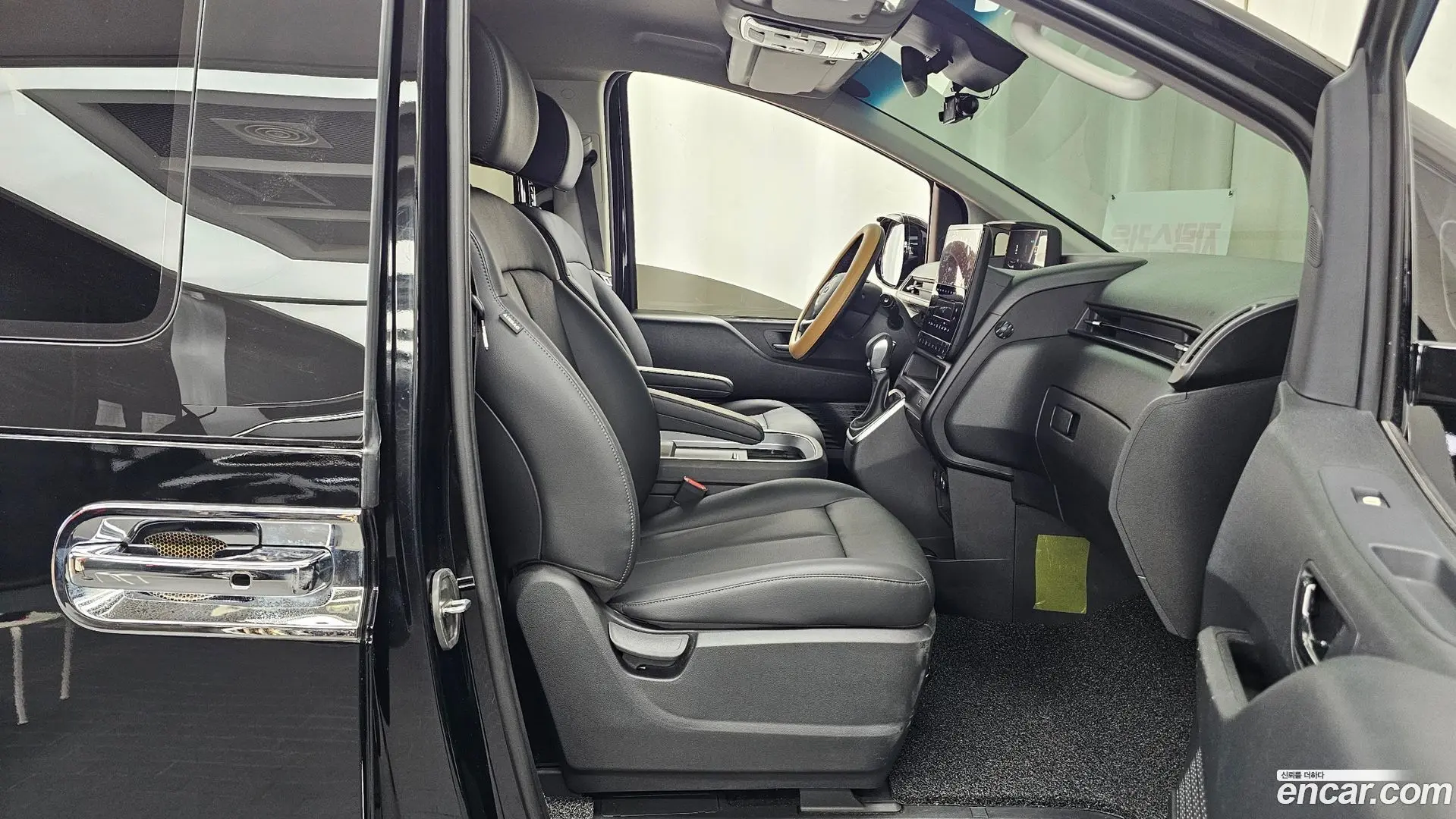 Hyundai Staria Cargo 5-Seater 2022