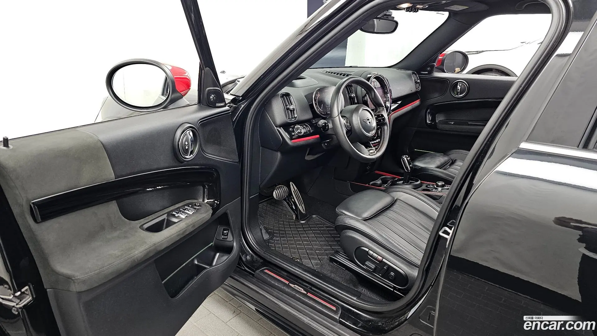 Mini Countryman JCW Launch Pack