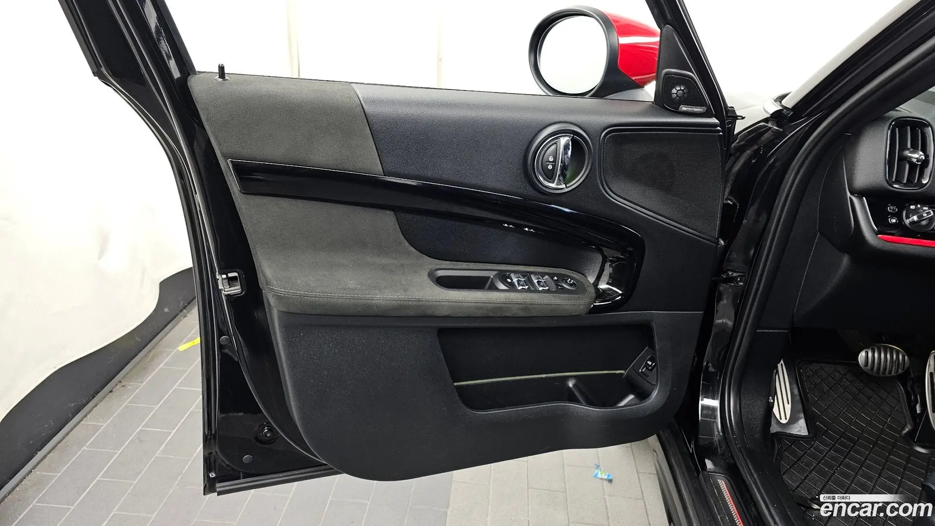 Mini Countryman JCW Launch Pack