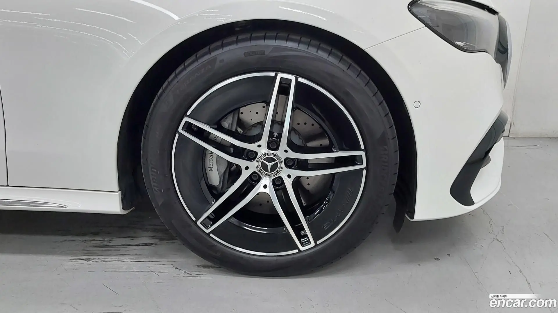 Mercedes-Benz E-Class E200 AMG Line 2024