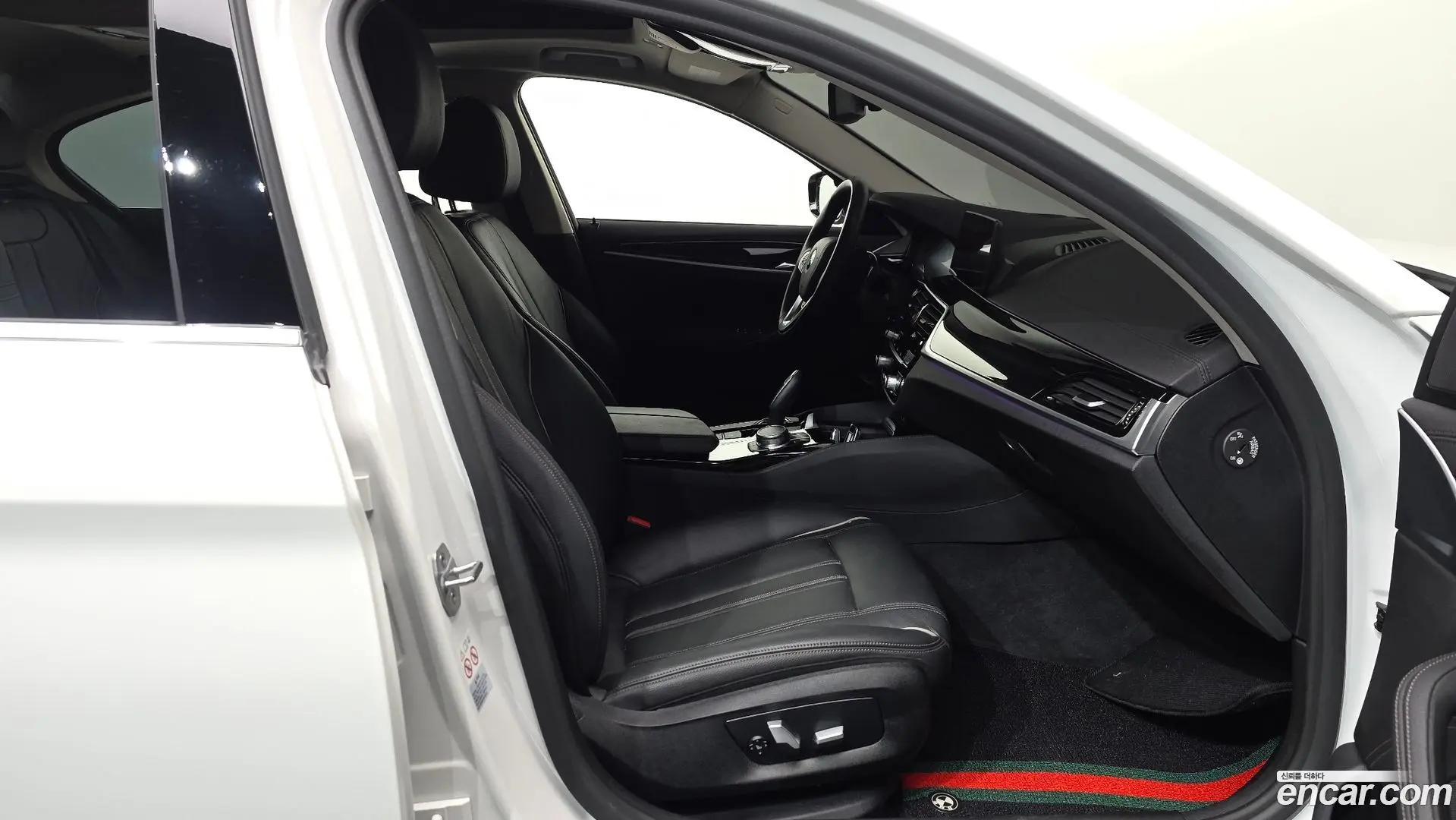 BMW 5-Series 520i Luxury 2017