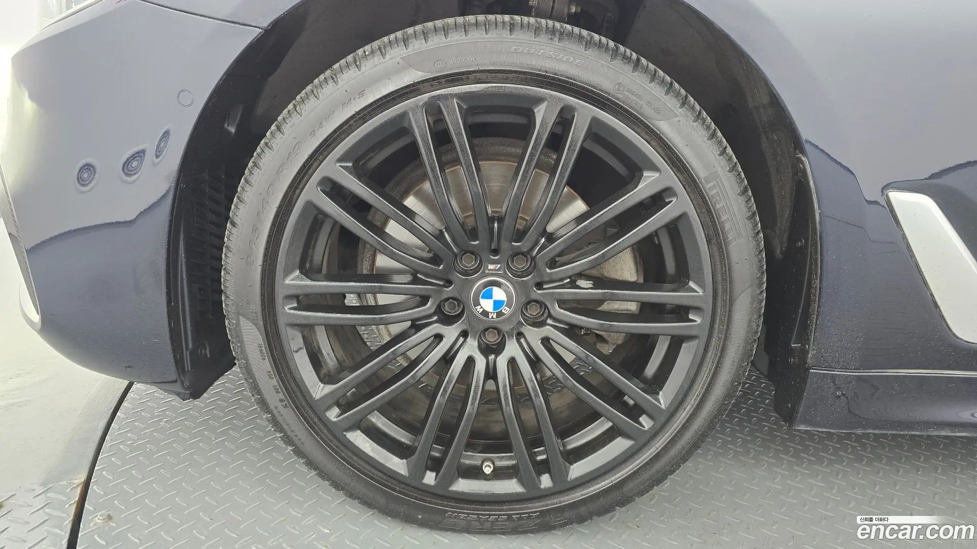 BMW 5-Series 520d xDrive M Sport Package Plus 2017