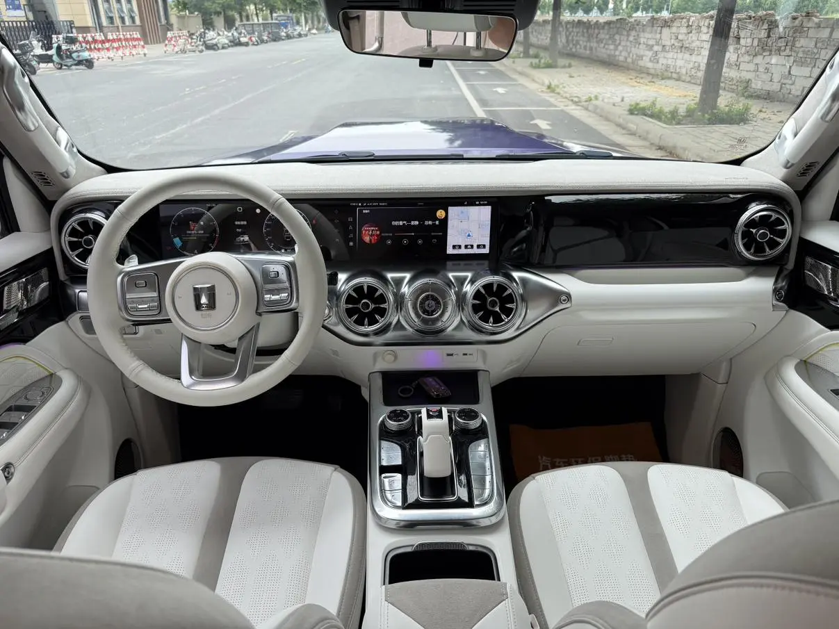 300 2021 2.0T