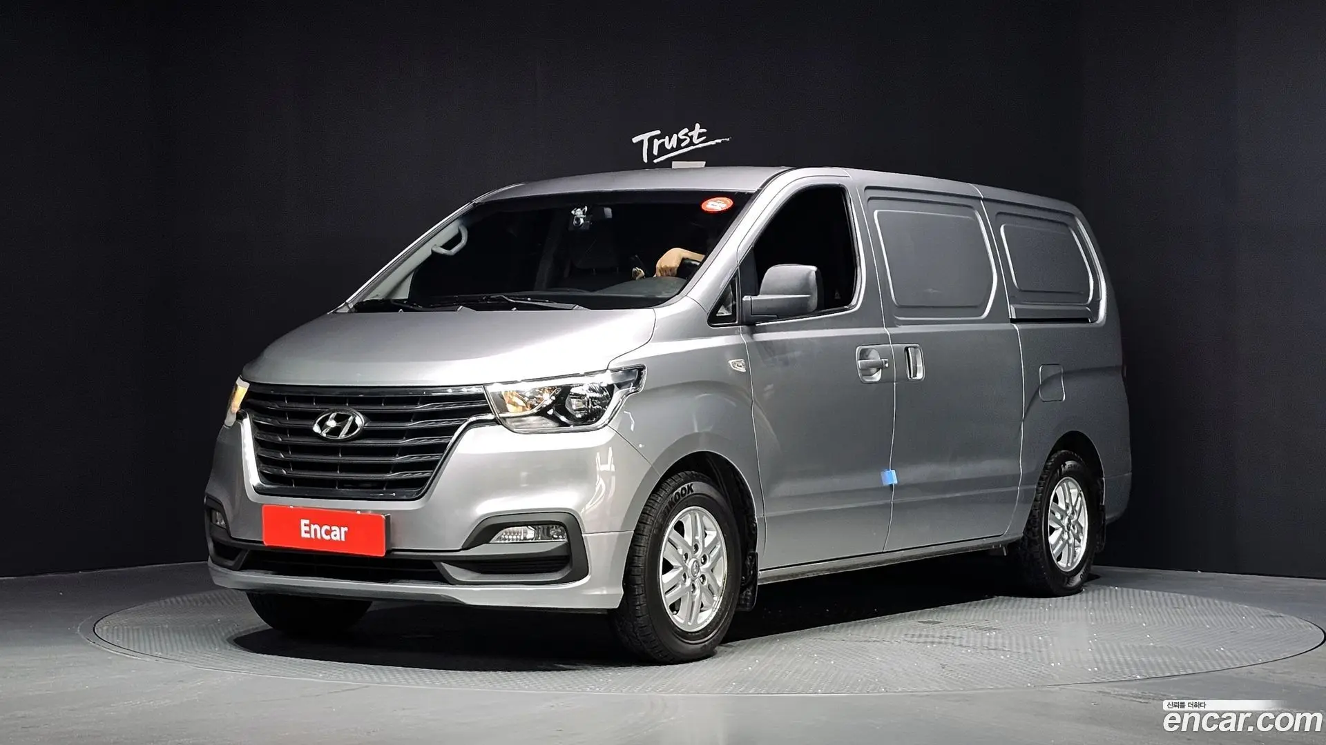 Hyundai Starex Van 3-Seater