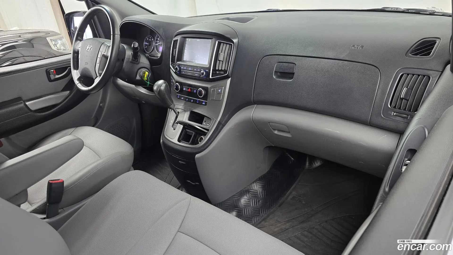 Hyundai Starex Van 3-Seater