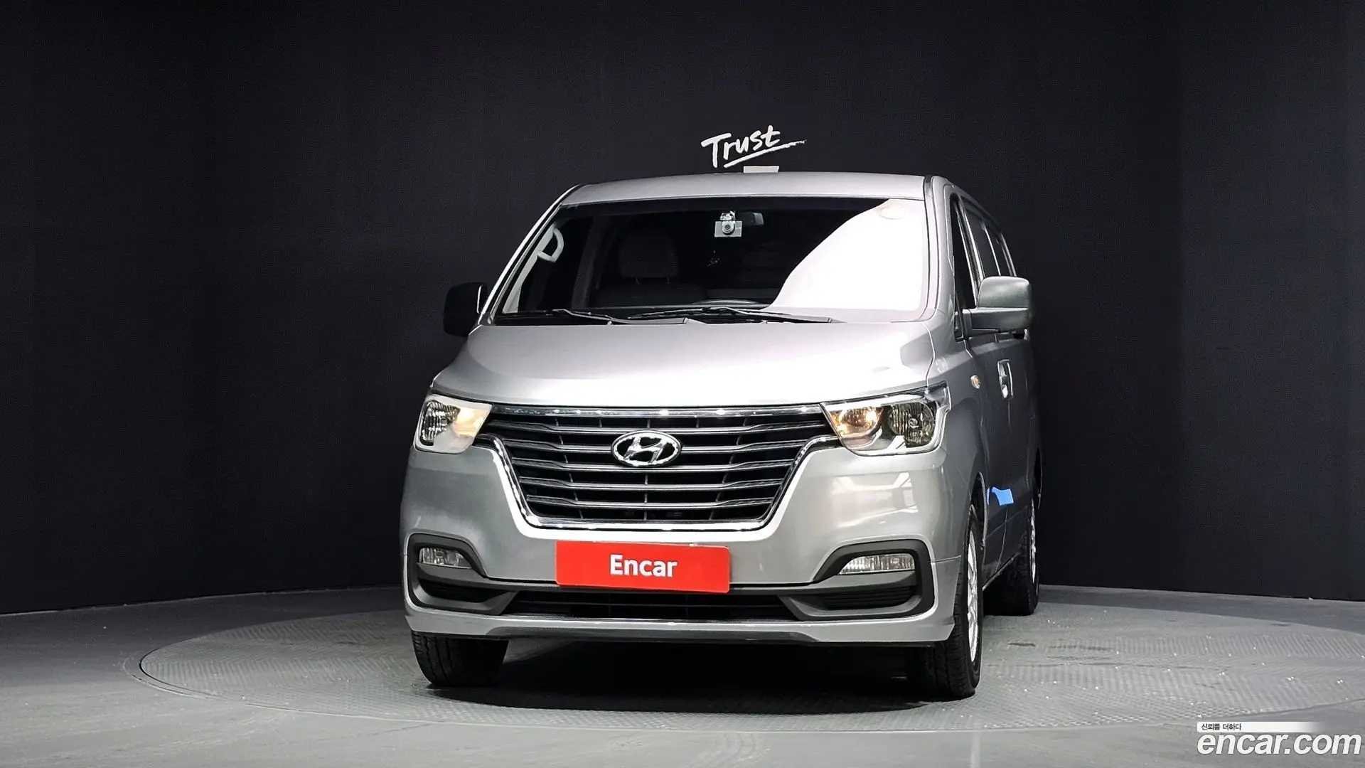 Hyundai Starex Van 3-Seater