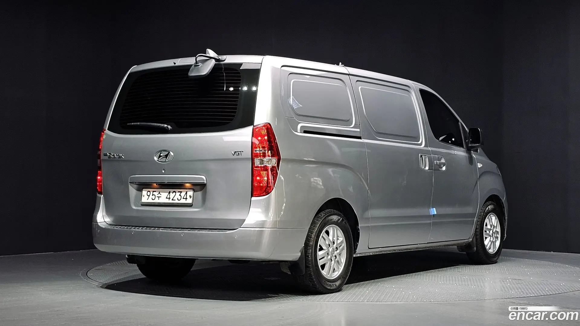 Hyundai Starex Van 3-Seater