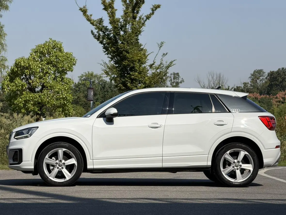 Audi Q2L 2020 35TFSI