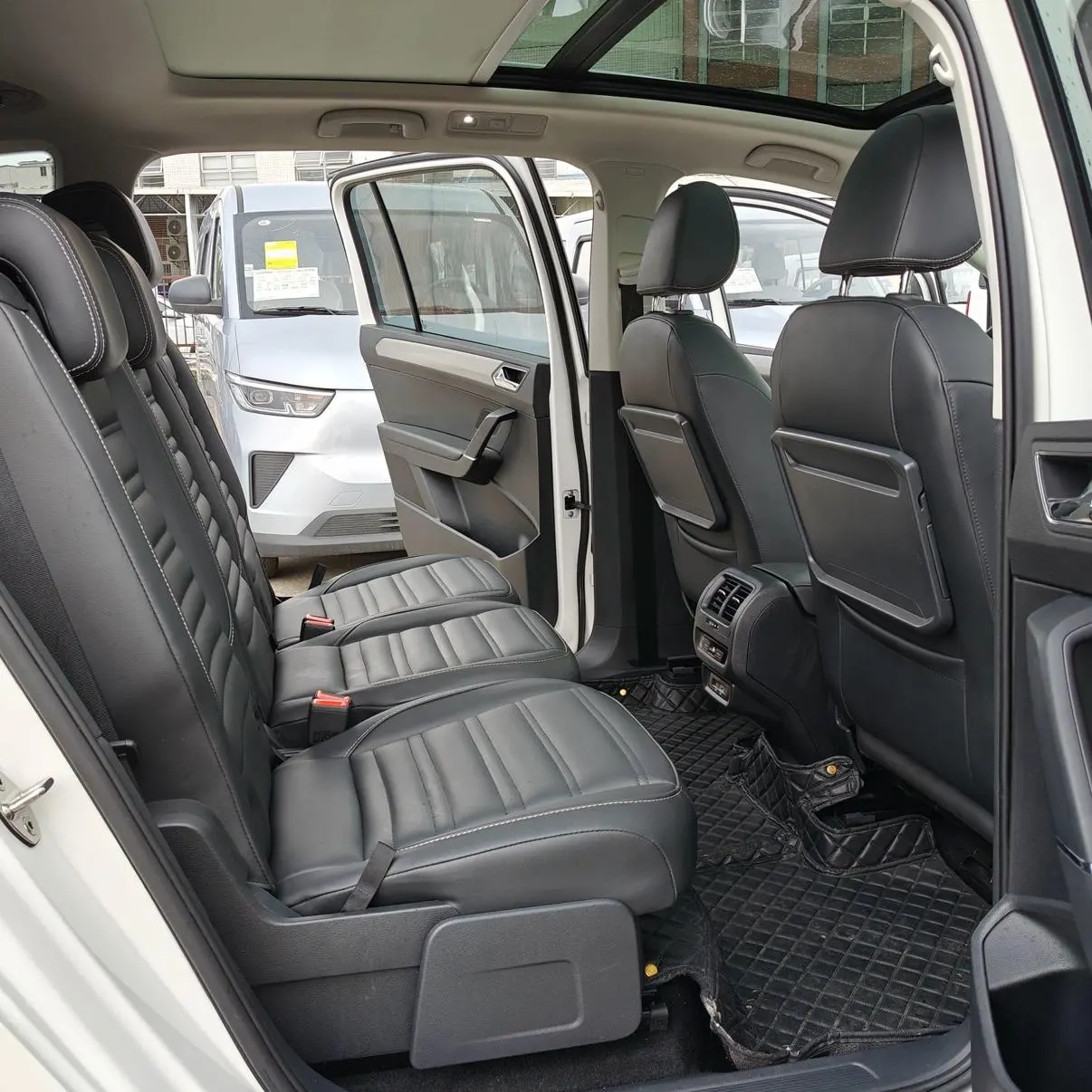Volkswagen Touran L 2021 280TSI DSG Comfort 7 seat