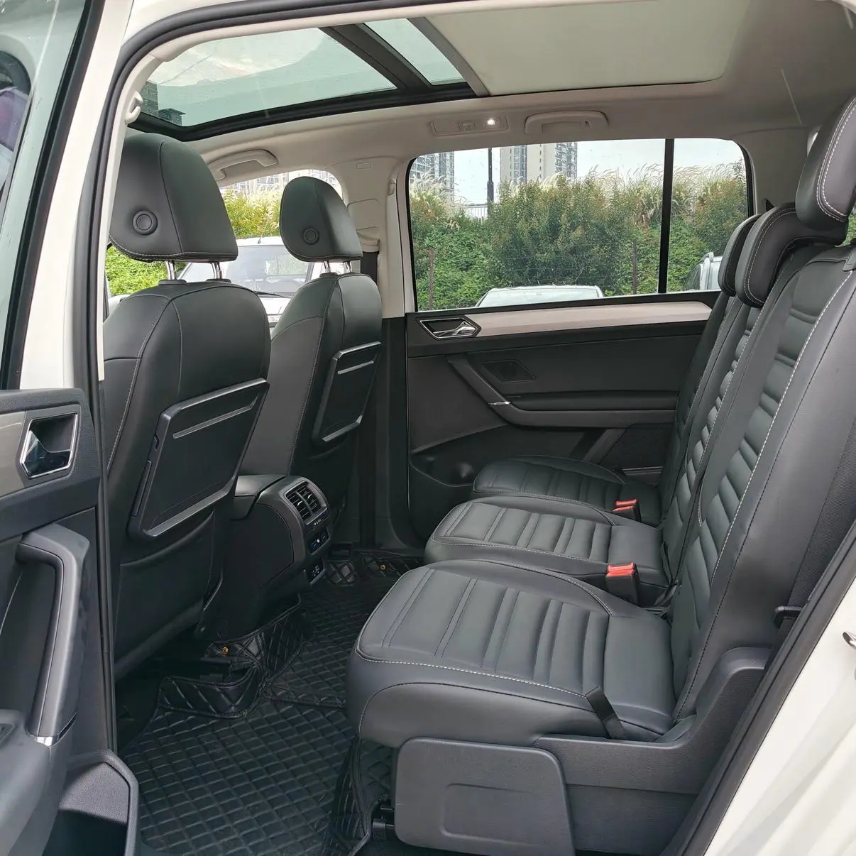 Volkswagen Touran L 2021 280TSI DSG Comfort 7 seat