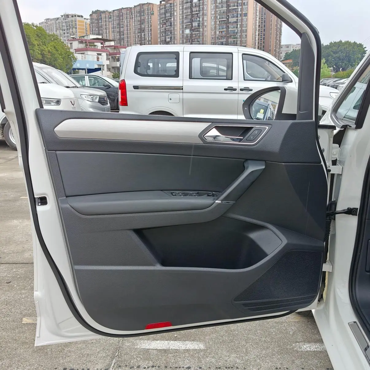 Volkswagen Touran L 2021 280TSI DSG Comfort 7 seat