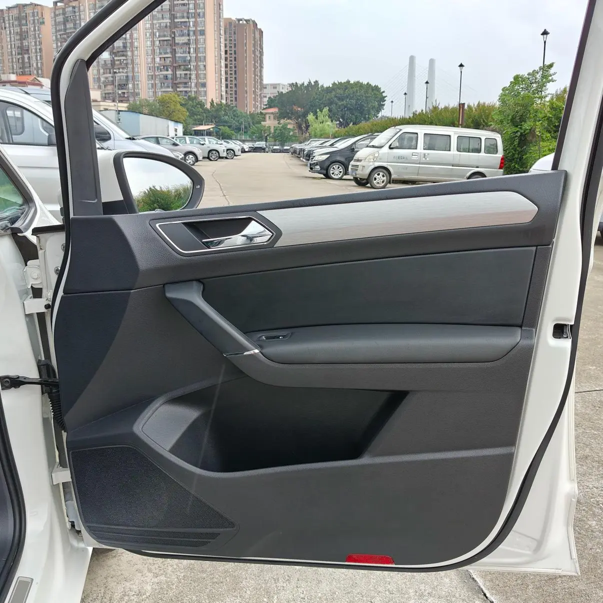 Volkswagen Touran L 2021 280TSI DSG Comfort 7 seat