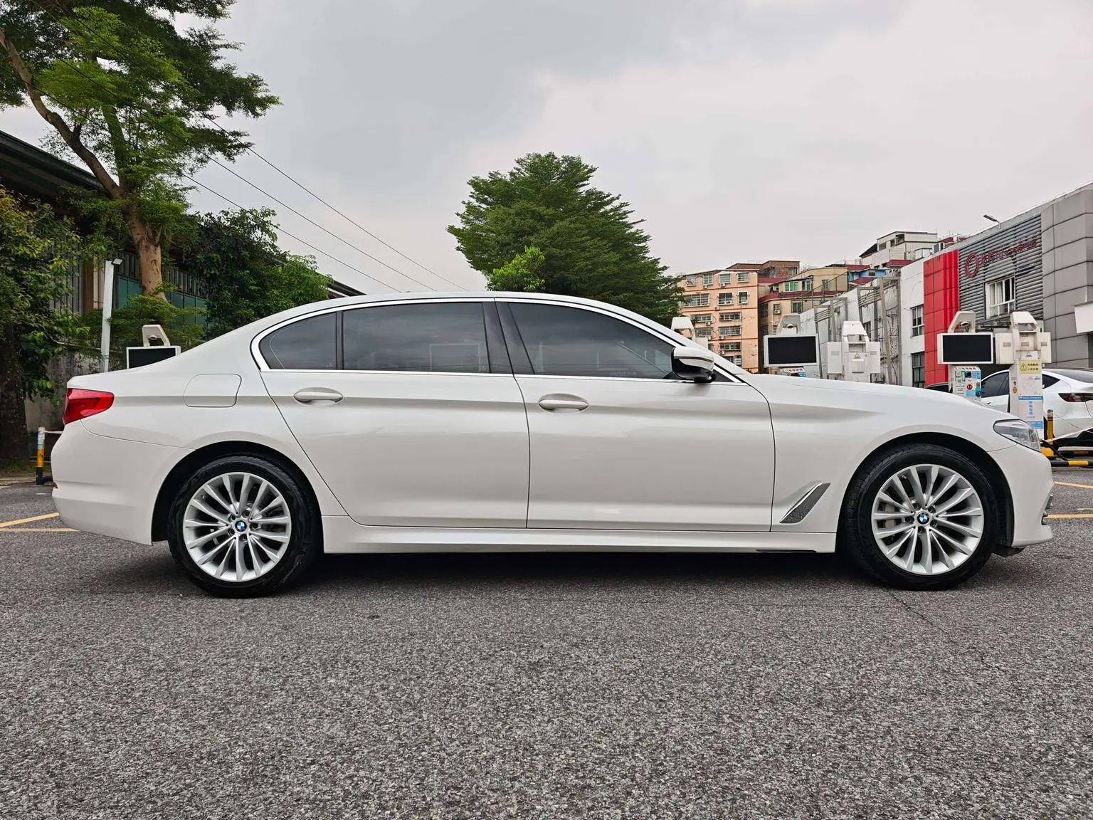BMW 5 Series 2020 530Li Leading Luxury Package