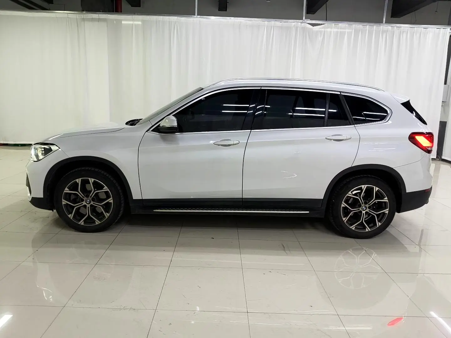 BMW X1 2021 sDrive25Li Leading