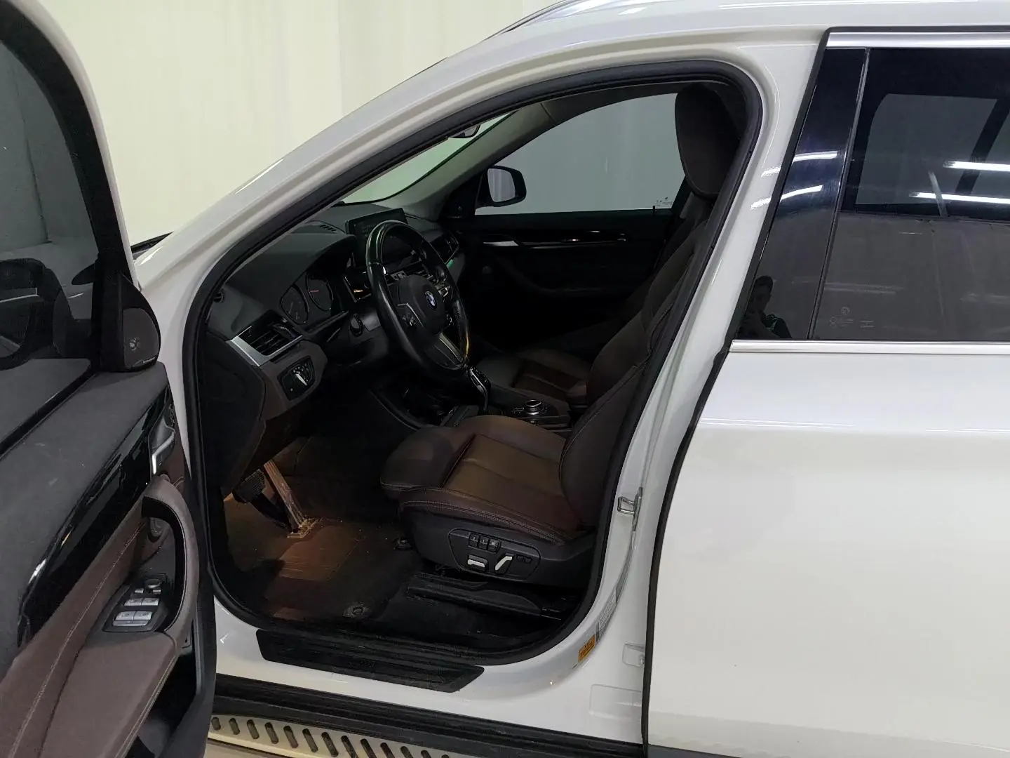 BMW X1 2021 sDrive25Li Leading