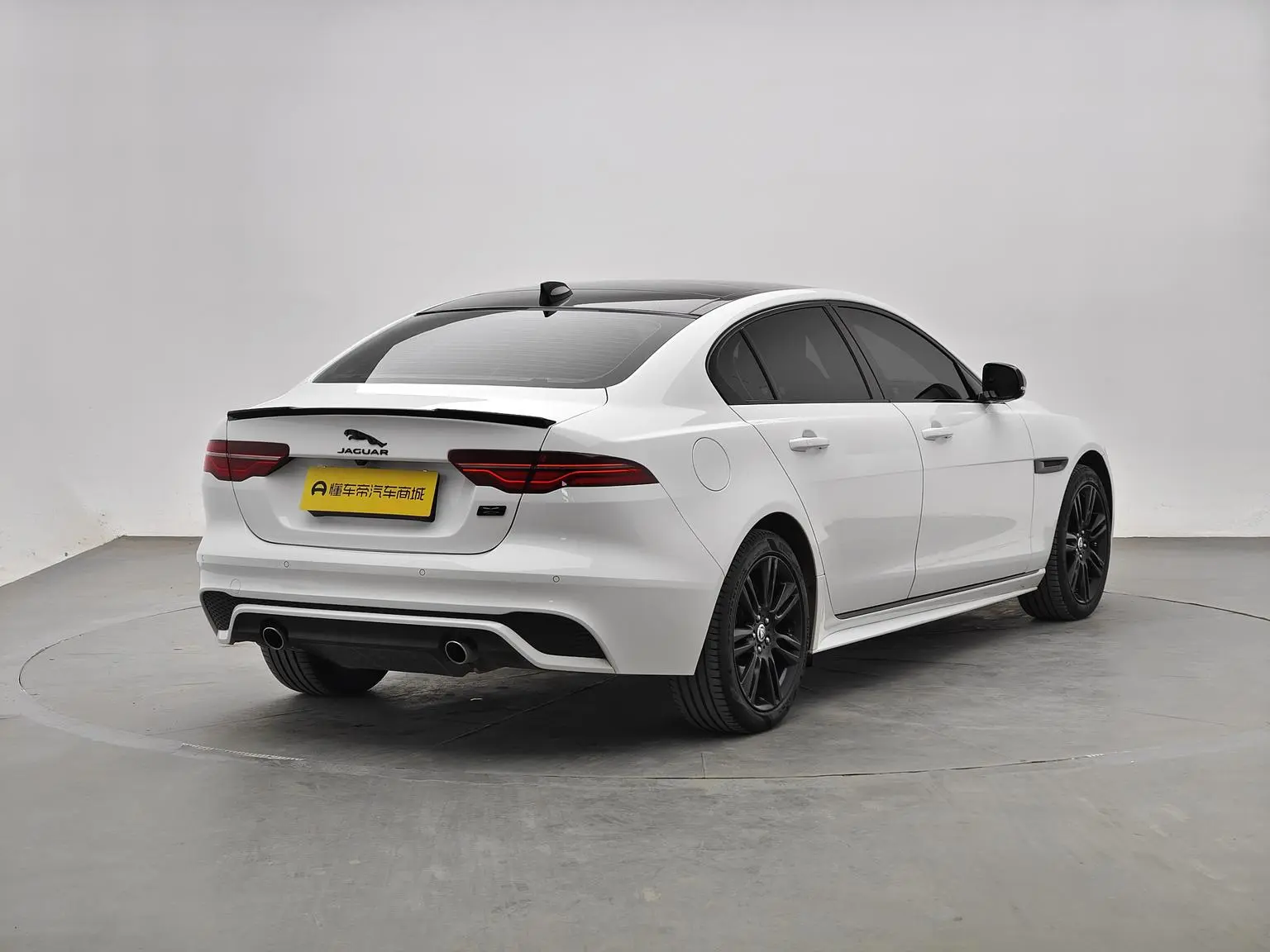 Jaguar XEL 2025 2.0T 250PS R-DYNAMIC 90 Anniversary Heritage
