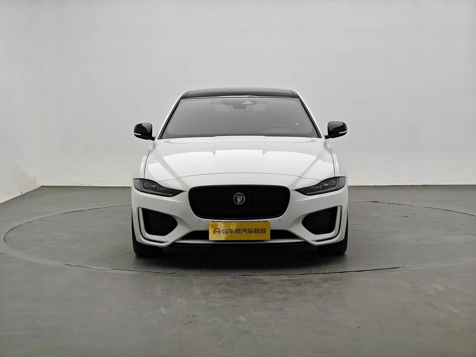 Jaguar XEL 2025 2.0T 250PS R-DYNAMIC 90 Anniversary Heritage