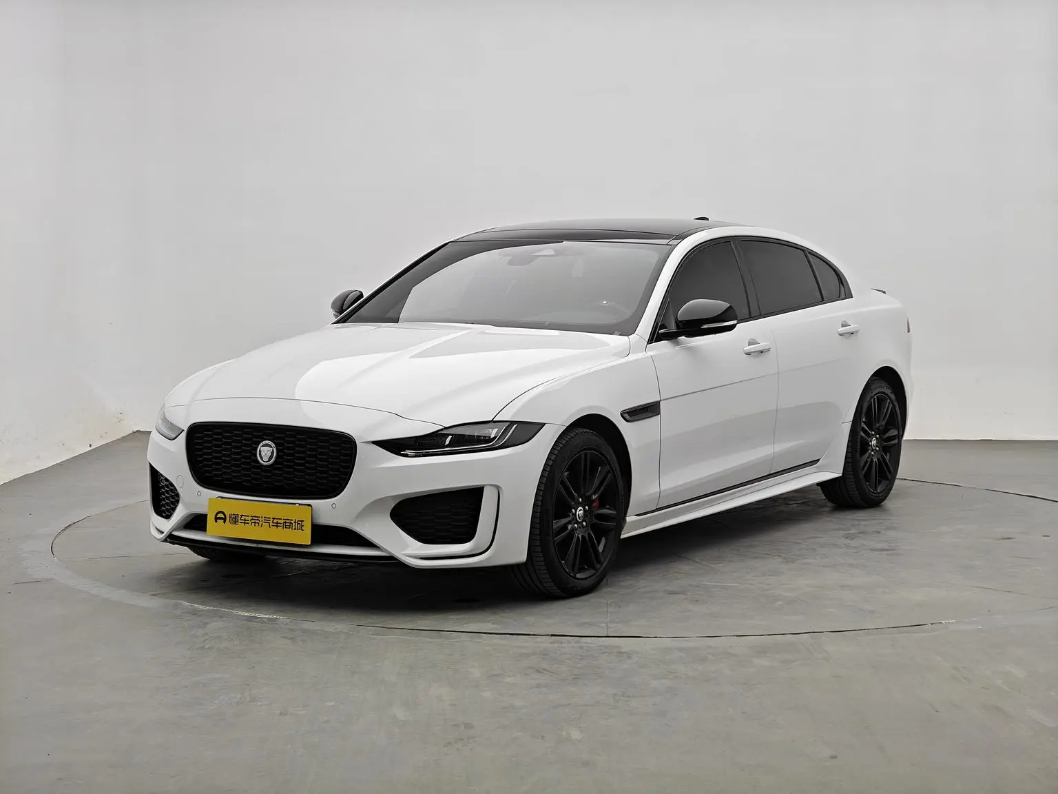 Jaguar XEL 2025 2.0T 250PS R-DYNAMIC 90 Anniversary Heritage