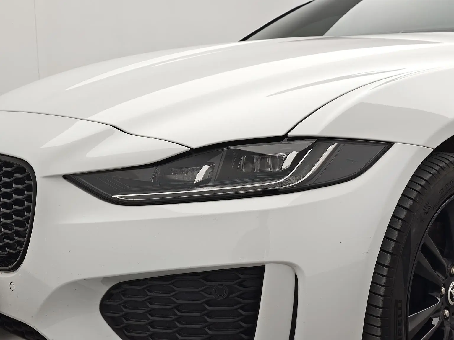 Jaguar XEL 2025 2.0T 250PS R-DYNAMIC 90 Anniversary Heritage