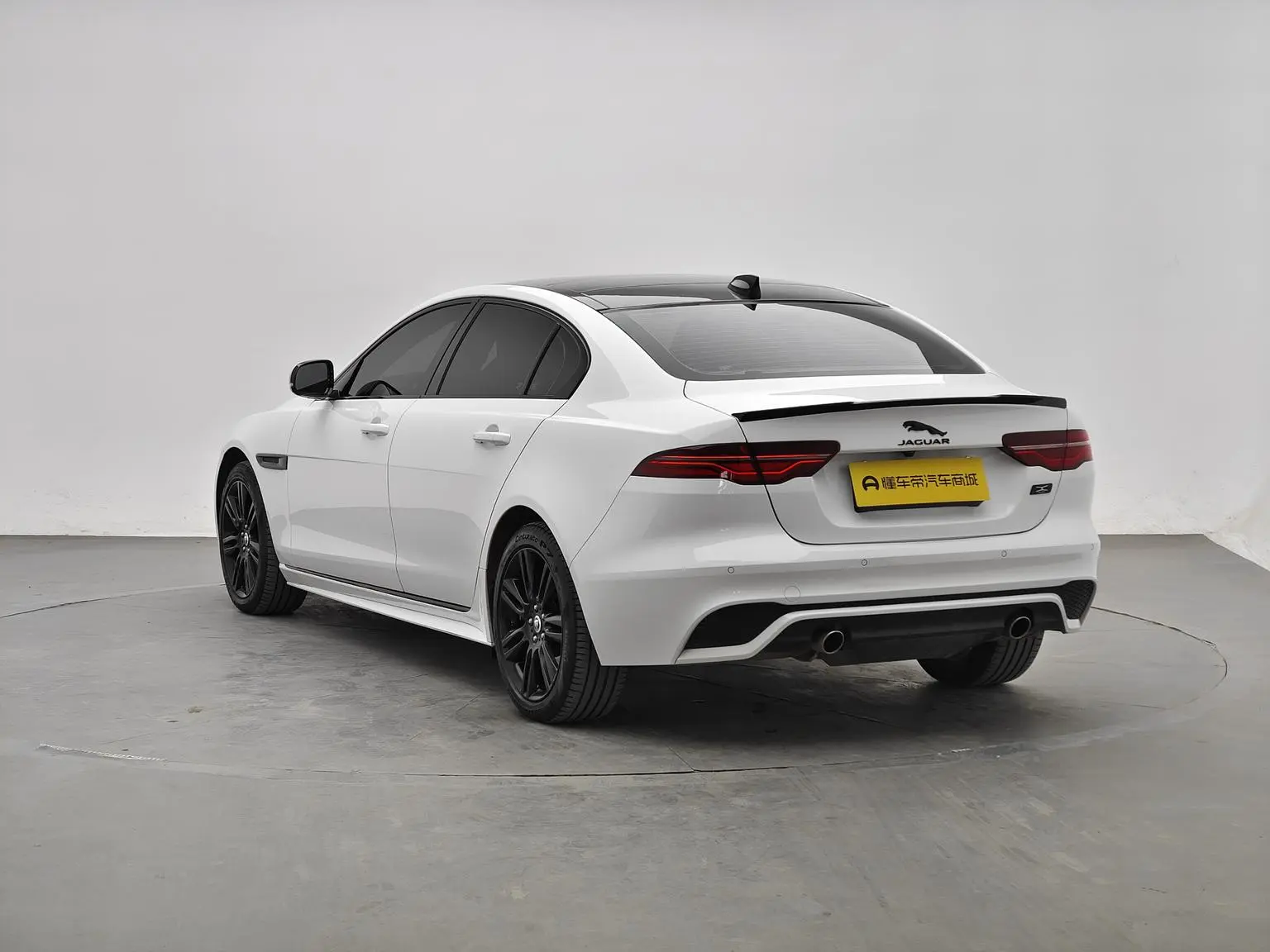Jaguar XEL 2025 2.0T 250PS R-DYNAMIC 90 Anniversary Heritage