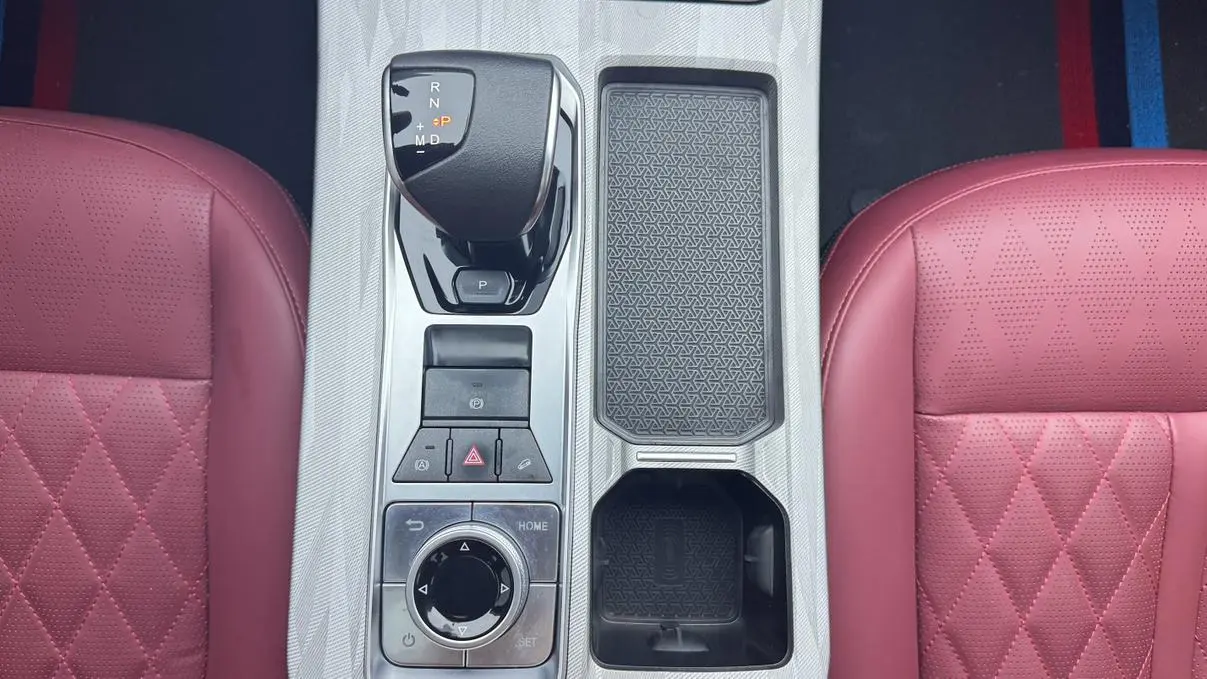 Jetour X70 PLUS 2023 1.5T DCTPLUS 7 seat