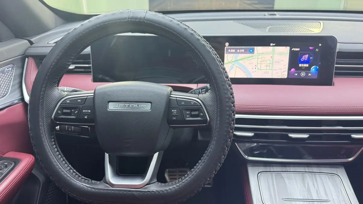 Jetour X70 PLUS 2023 1.5T DCTPLUS 7 seat