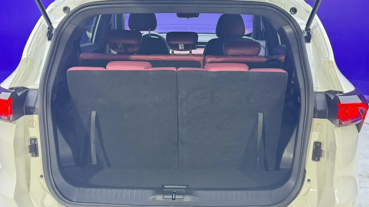 Jetour X70 PLUS 2023 1.5T DCTPLUS 7 seat