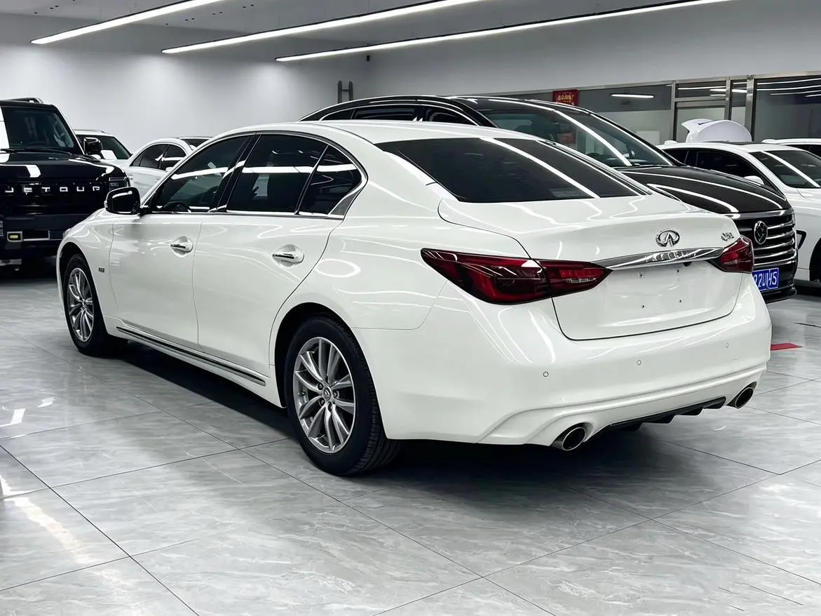 Infiniti Q50L 2018 2.0T Comfort China VI
