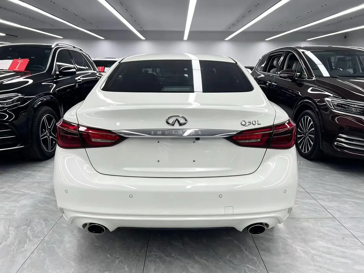 Infiniti Q50L 2018 2.0T Comfort China VI