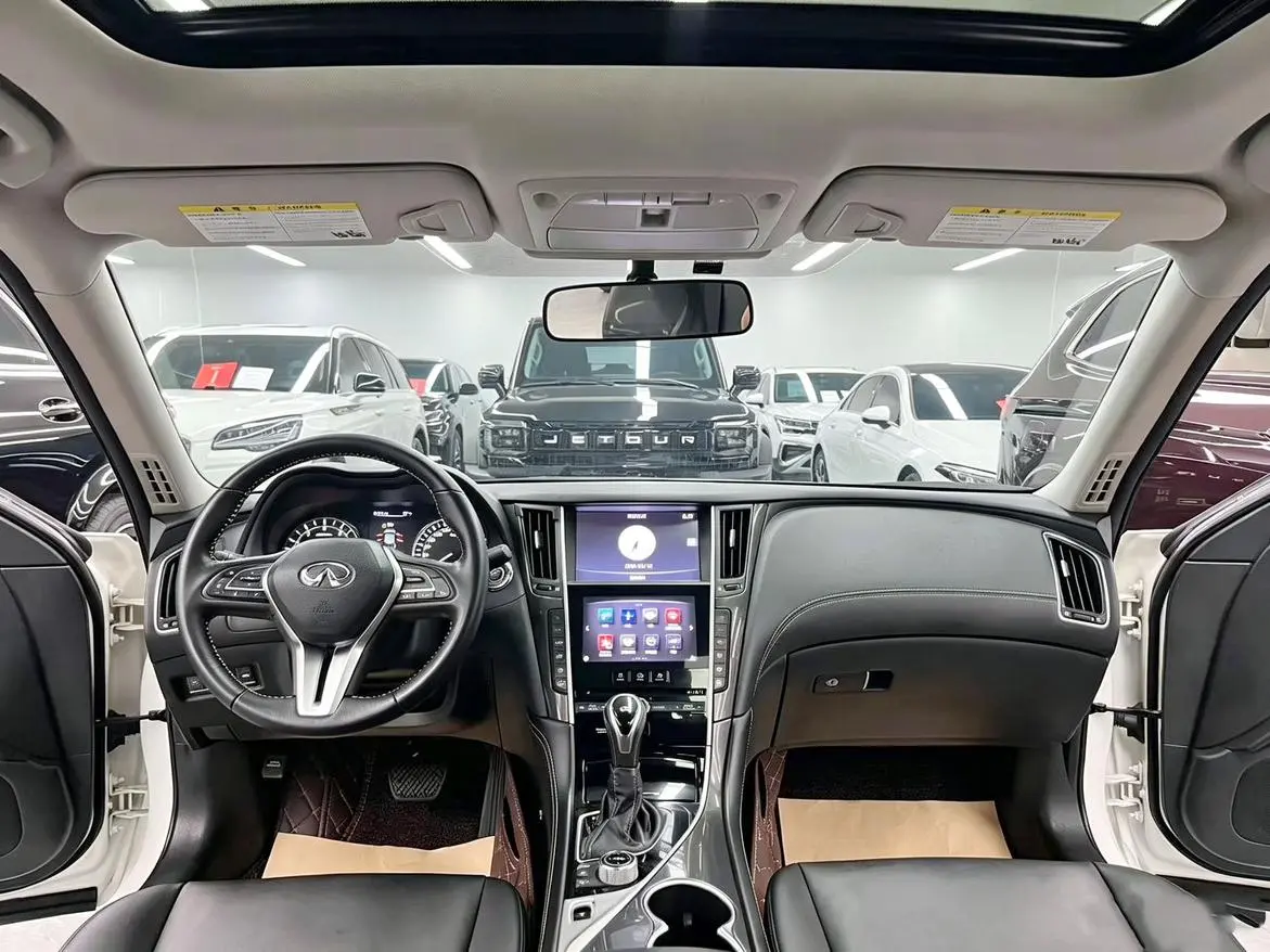 Infiniti Q50L 2018 2.0T Comfort China VI