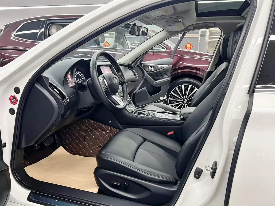 Infiniti Q50L 2018 2.0T Comfort China VI