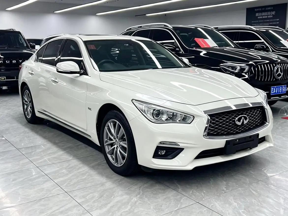 Infiniti Q50L 2018 2.0T Comfort China VI