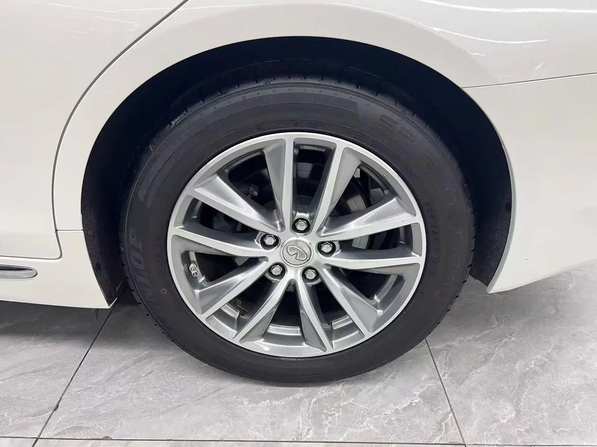 Infiniti Q50L 2018 2.0T Comfort China VI