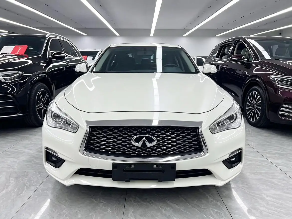 Infiniti Q50L 2018 2.0T Comfort China VI