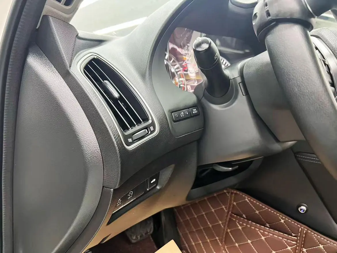Infiniti Q50L 2018 2.0T Comfort China VI