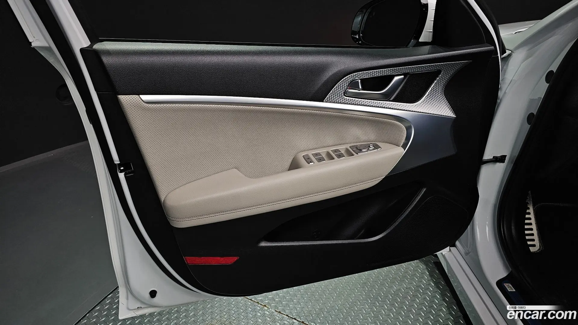 Genesis G70 Gasoline 2.0T 2WD