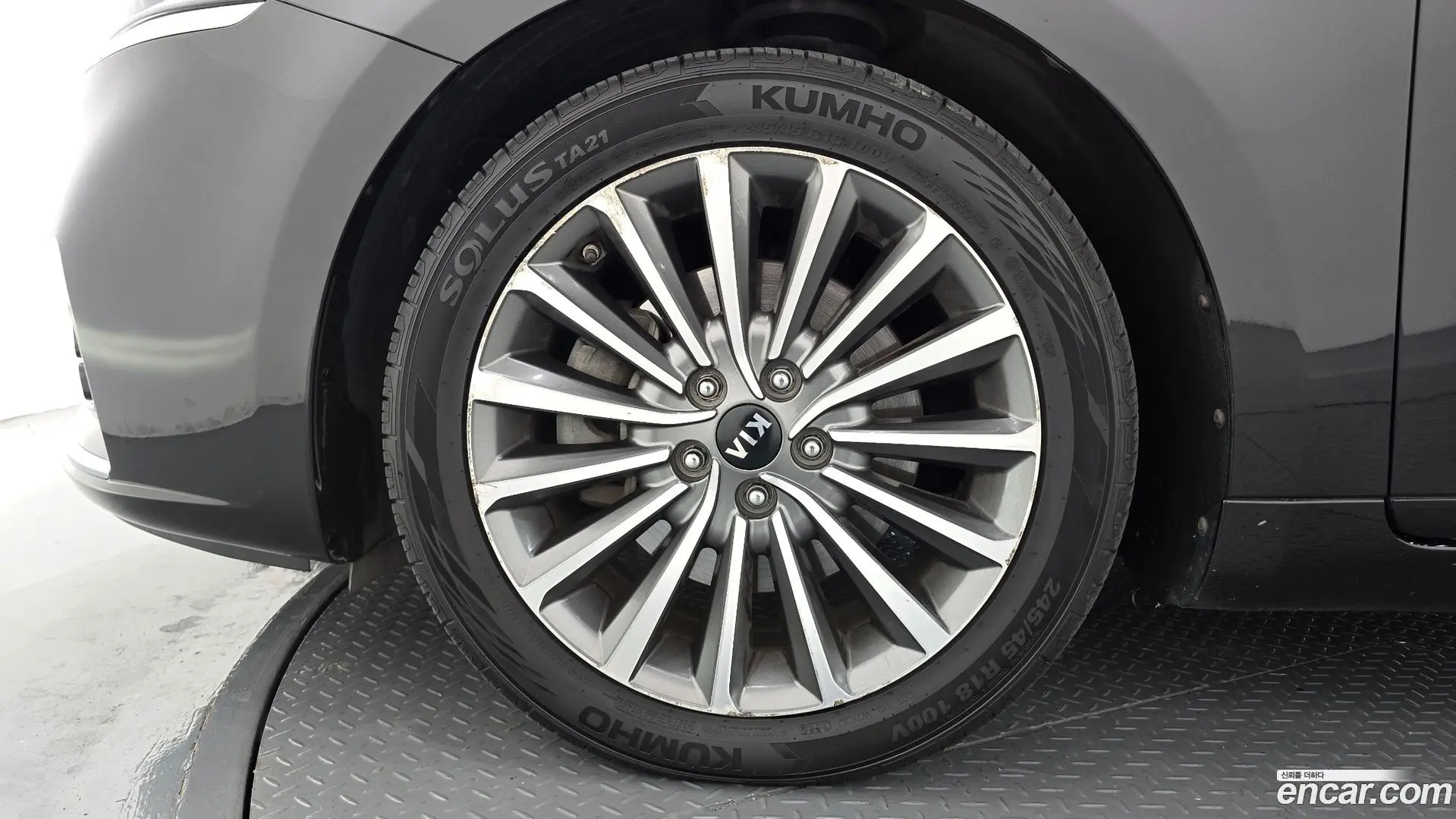 Kia K7 3.0 LPI Prestige (Rental Car)