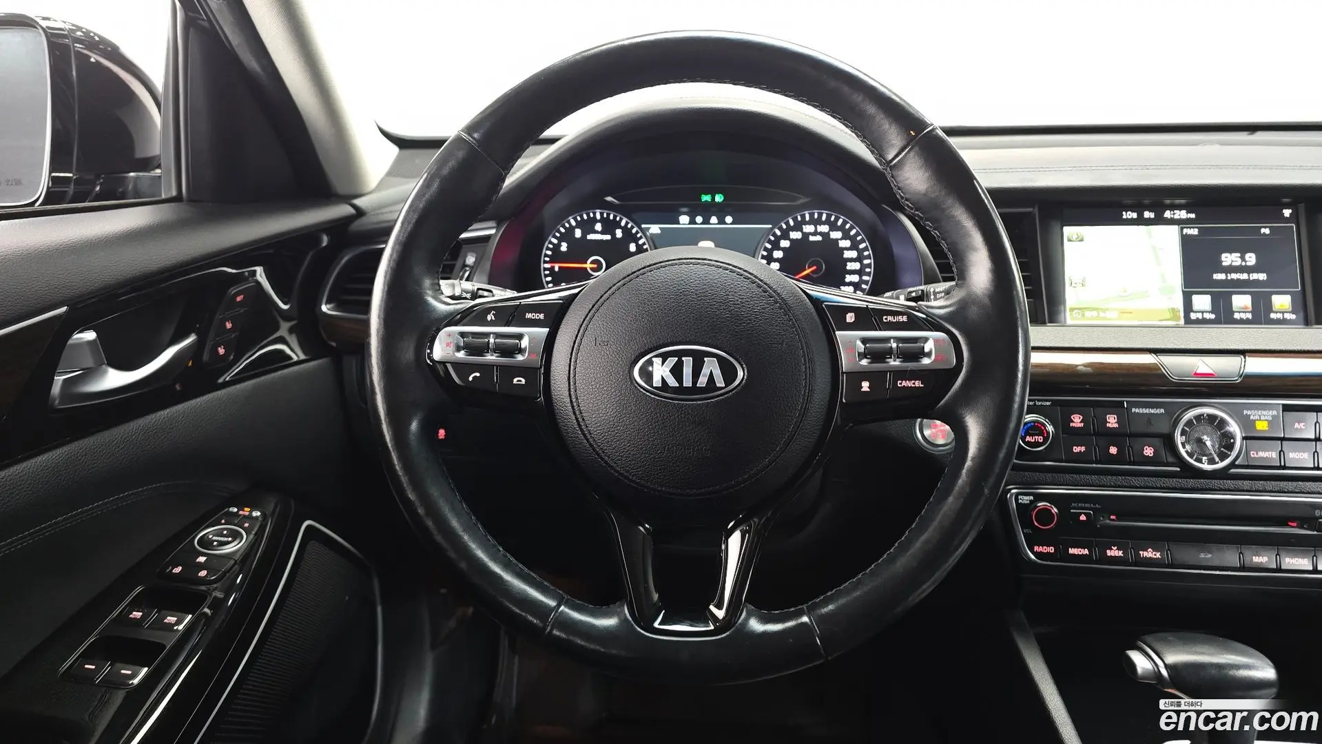 Kia K7 3.0 LPI Prestige (Rental Car)