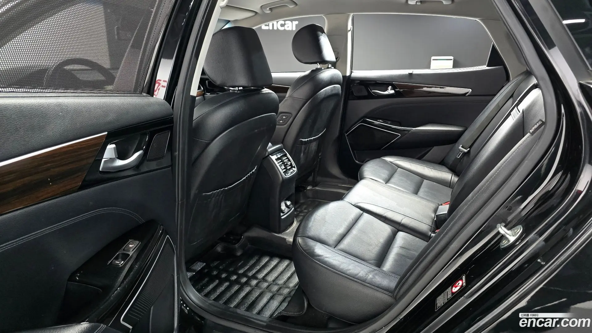 Kia K7 3.0 LPI Prestige (Rental Car)