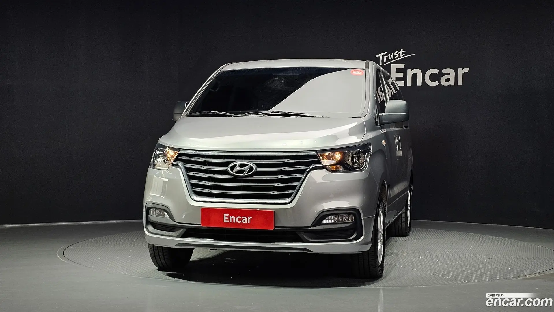 Hyundai Starex 4WD Wagon 12-Seater