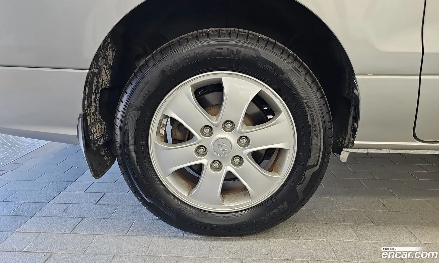 Hyundai Starex 4WD Wagon 12-Seater