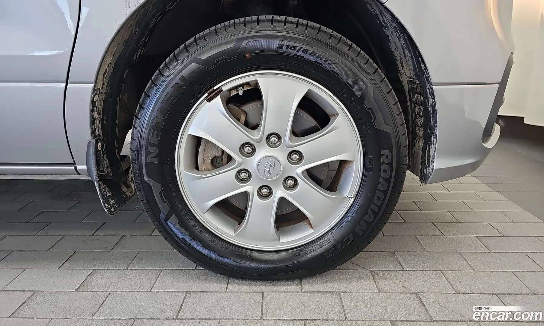 Hyundai Starex 4WD Wagon 12-Seater