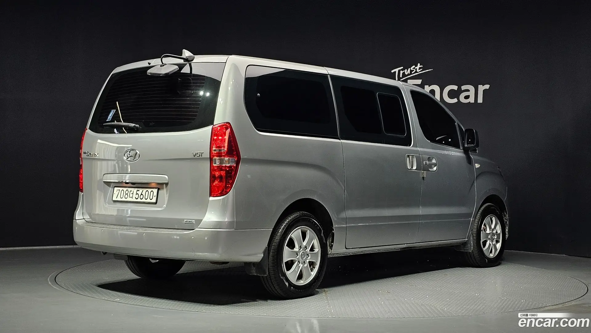 Hyundai Starex 4WD Wagon 12-Seater