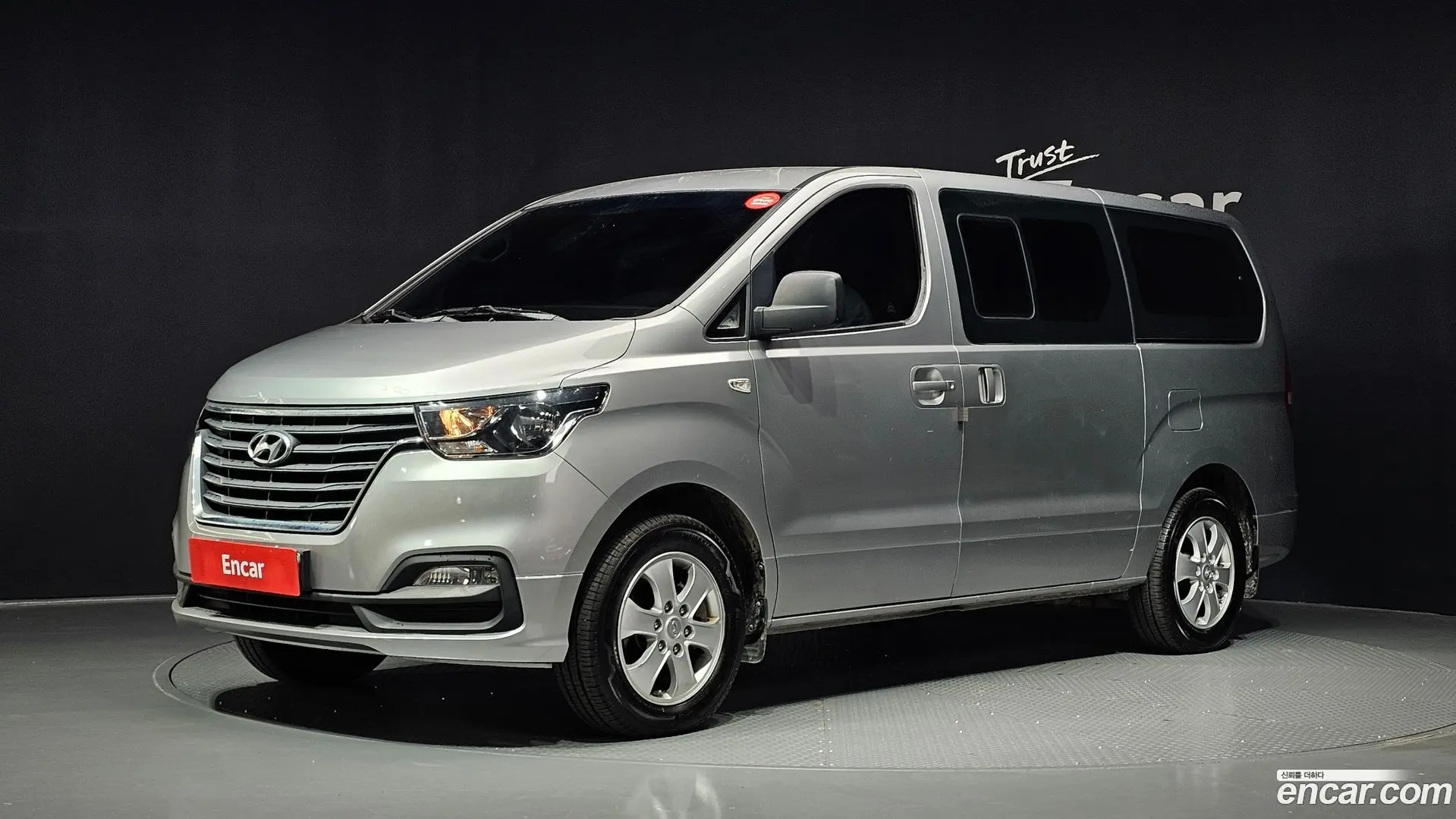 Hyundai Starex 4WD Wagon 12-Seater