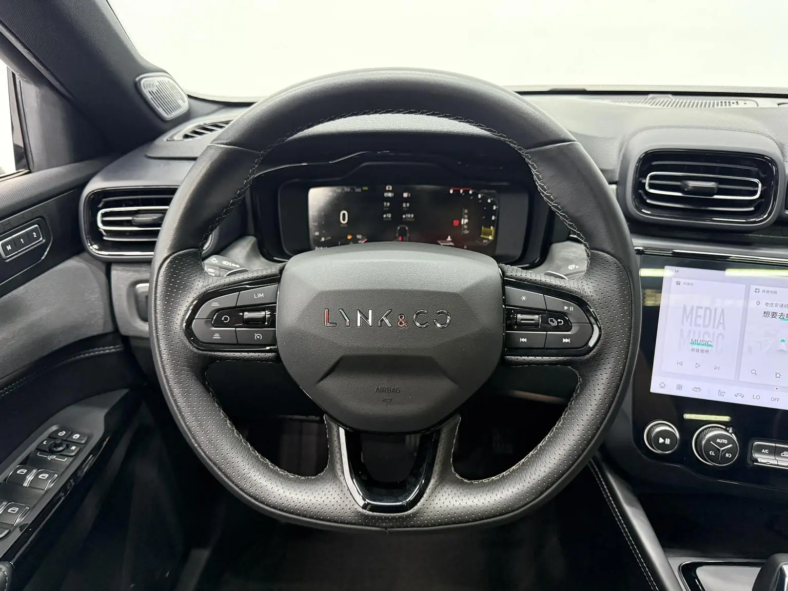 Lynk & Co 03 2022 1.5TD DCT Dynamic Pro
